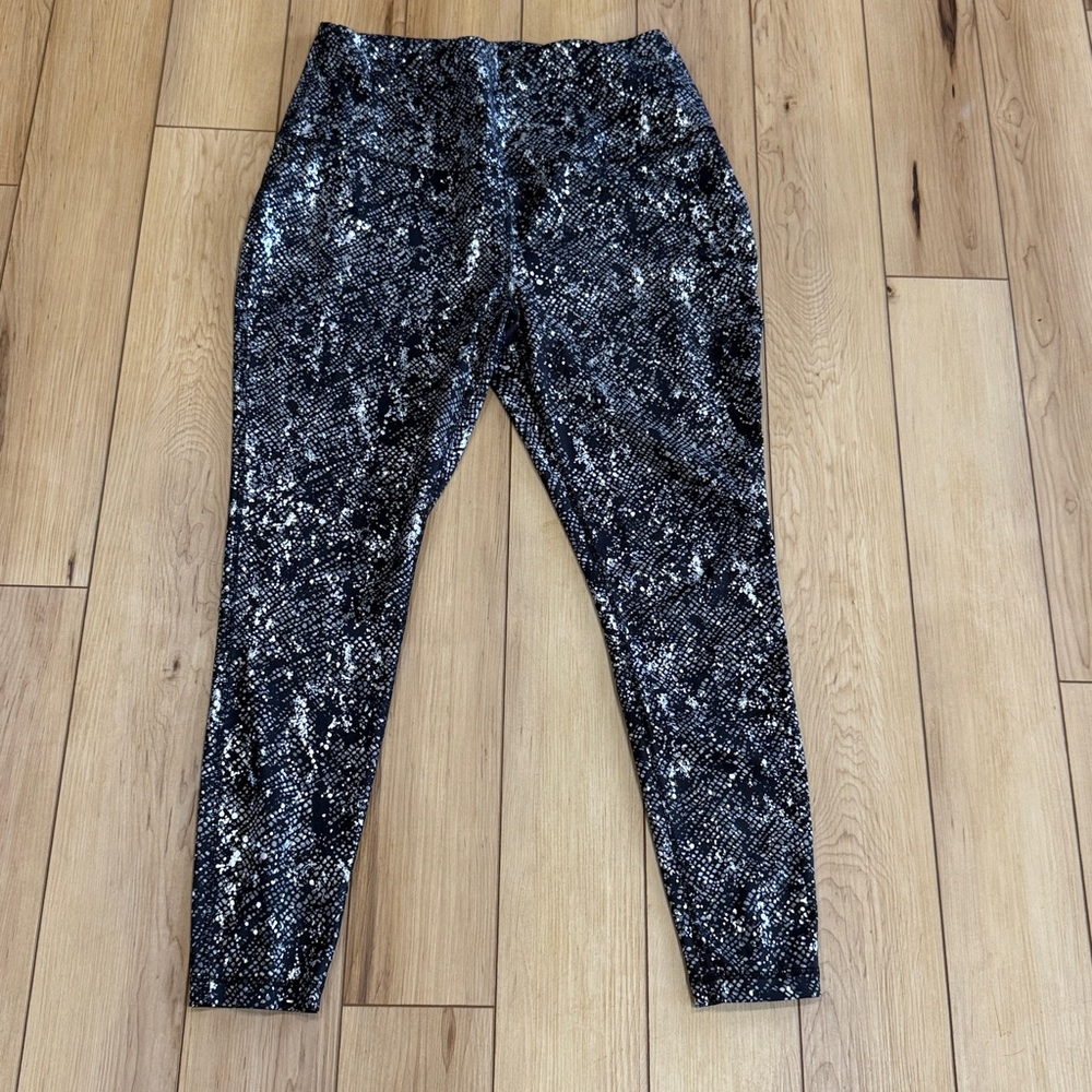 ZELOS Monochrome Snake Pattern Leggings